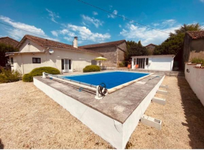 4 bed home with private pool